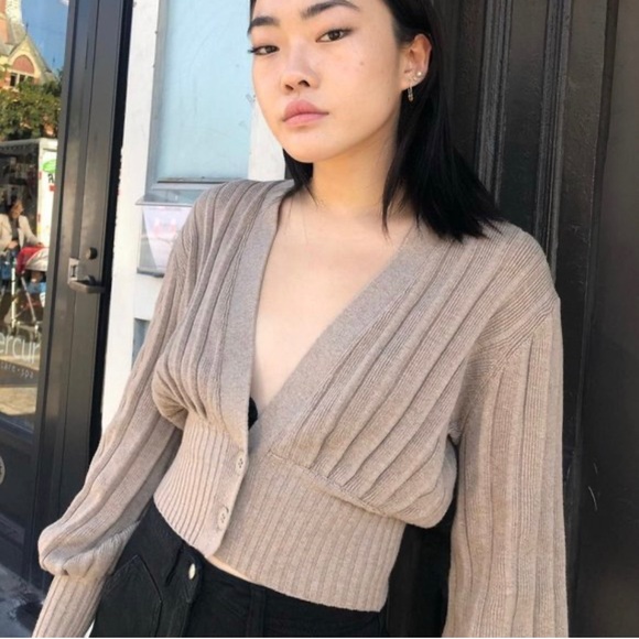 Aritzia Sweaters - Aritzia Wilfred Plunge-Front Taupe Neutral Ribbed Cropped Cardigan/Sweater Sz M